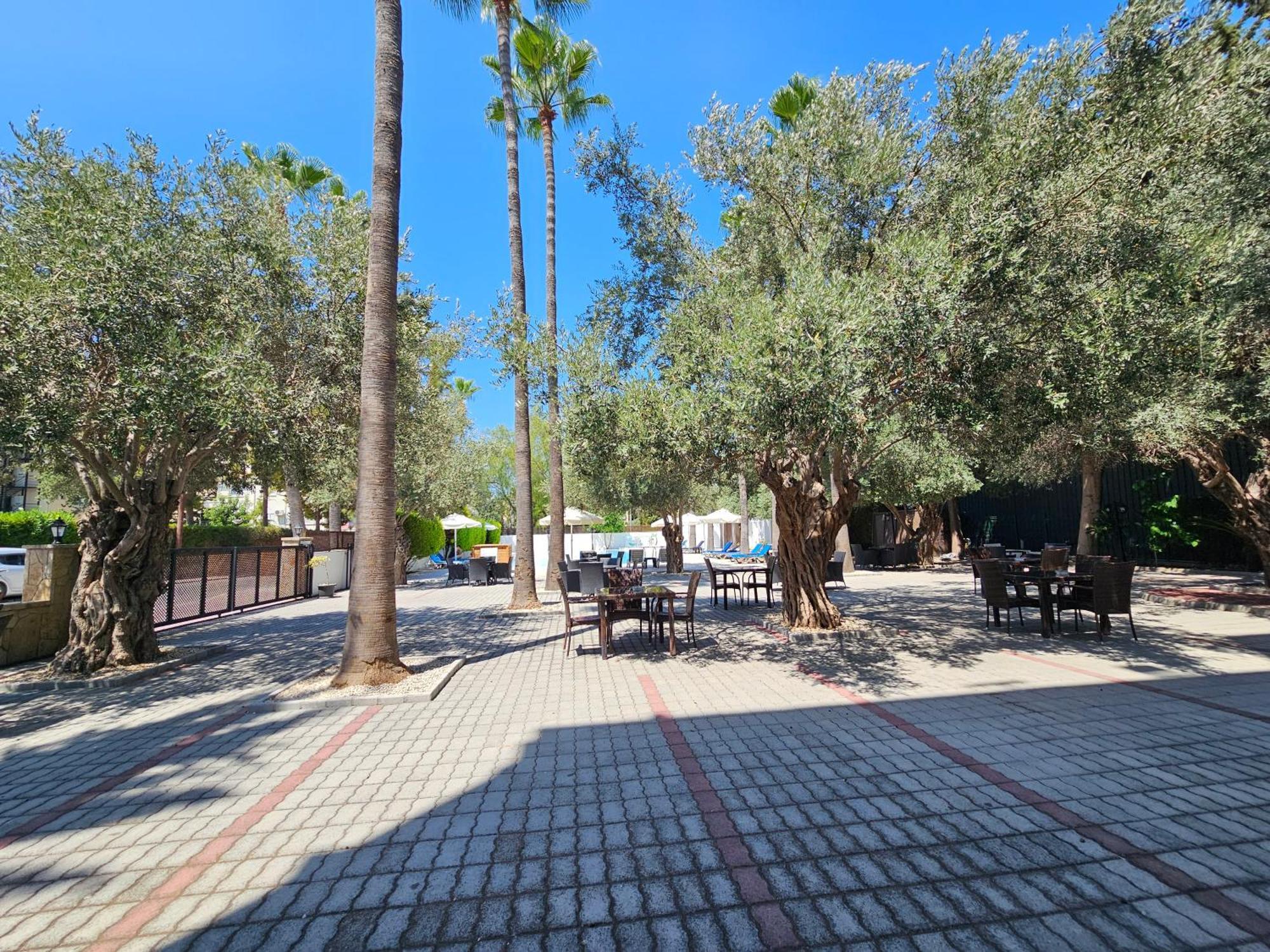Park Palace Hotel Kyrenia  Exterior foto
